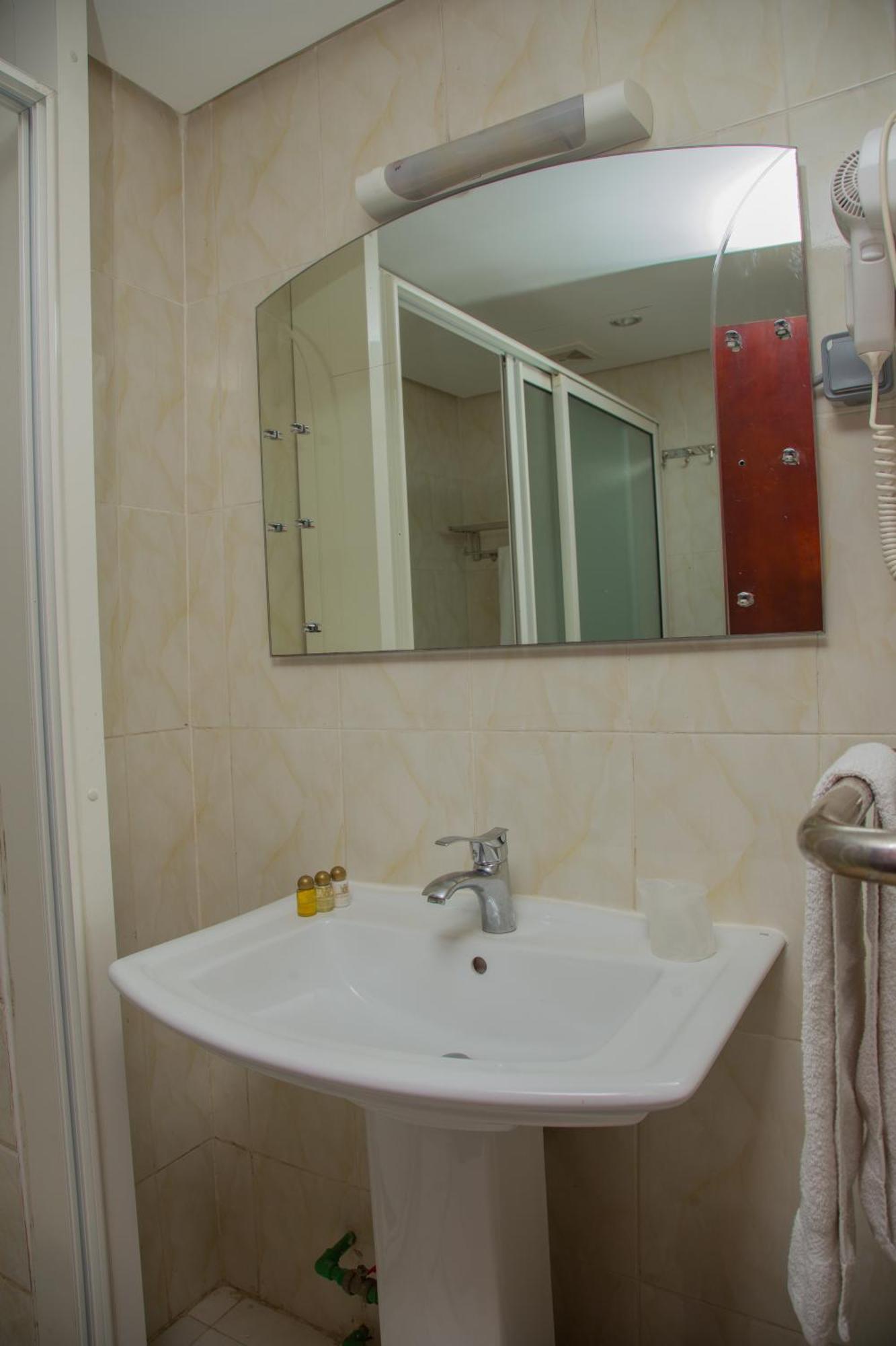 Hotel La Rose Blanche Abidjan Exterior photo