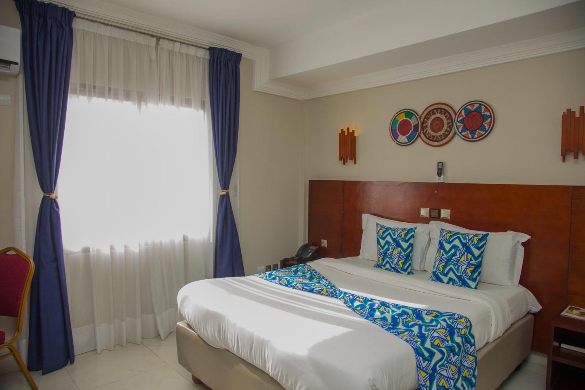 Hotel La Rose Blanche Abidjan Exterior photo